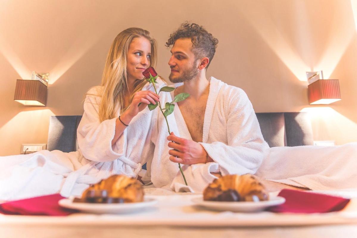 Hotel Terme Salvarola Сасуоло Екстериор снимка