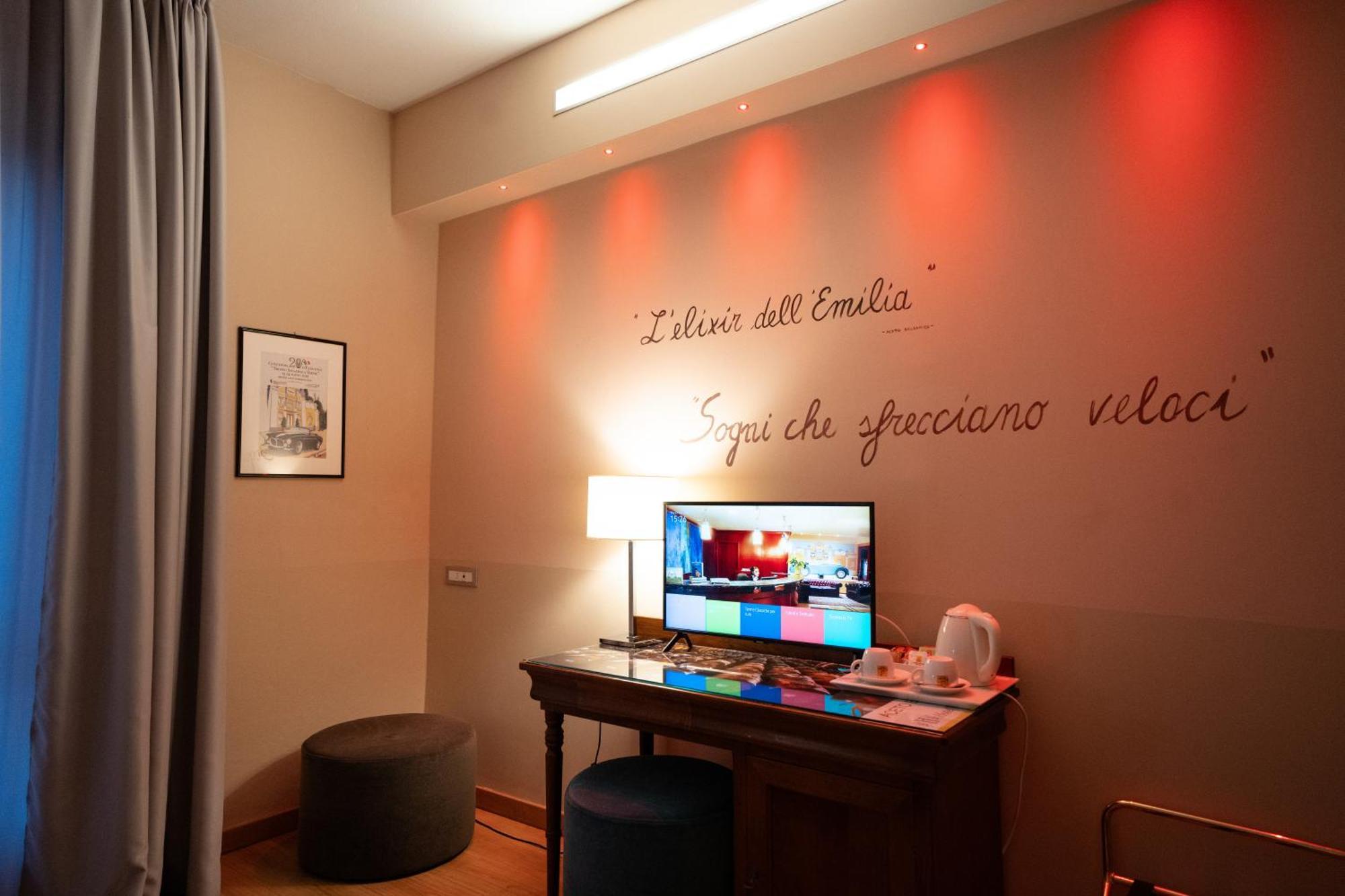 Hotel Terme Salvarola Сасуоло Екстериор снимка