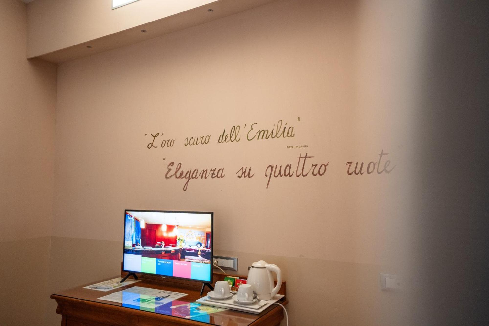 Hotel Terme Salvarola Сасуоло Екстериор снимка