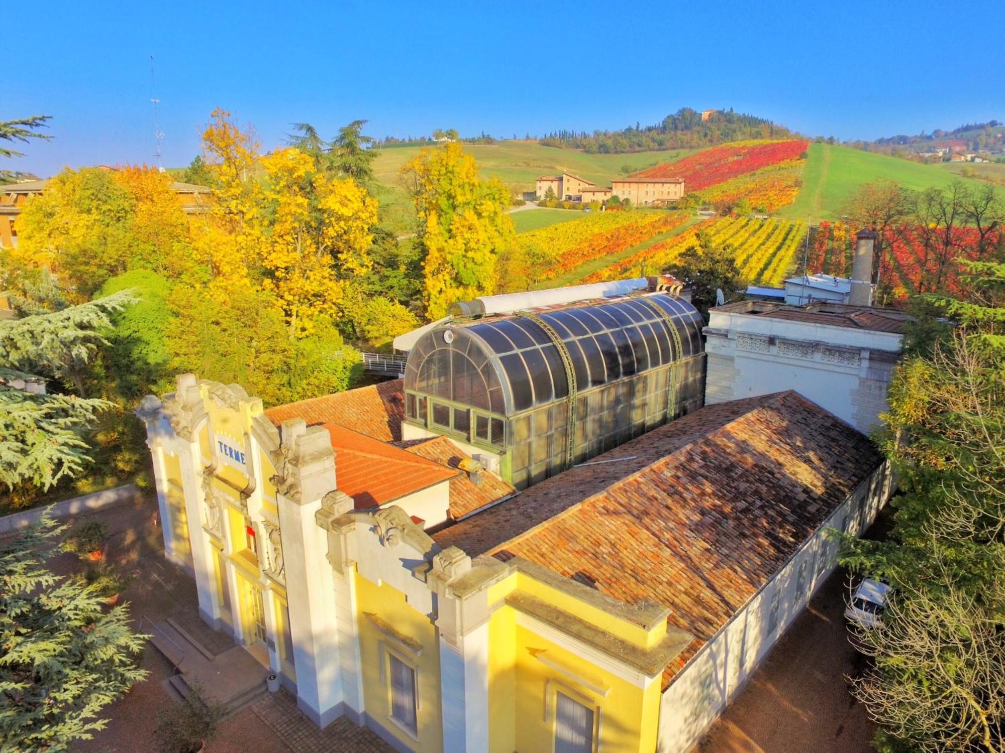 Hotel Terme Salvarola Сасуоло Екстериор снимка